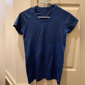 Lululemon workout shirt
